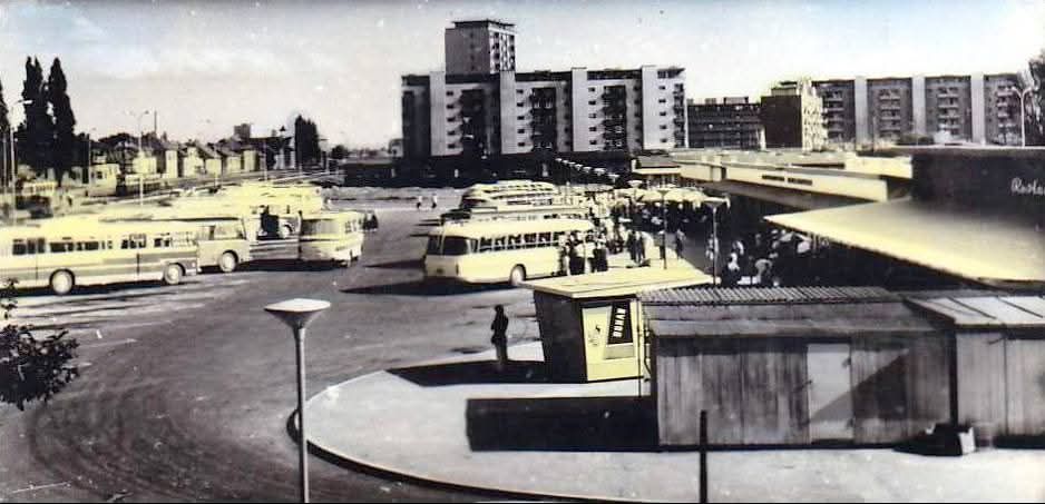 Autobusni kolodvor, Avenija Marina Držića, oko 1968. godine, kolorirana razglednica